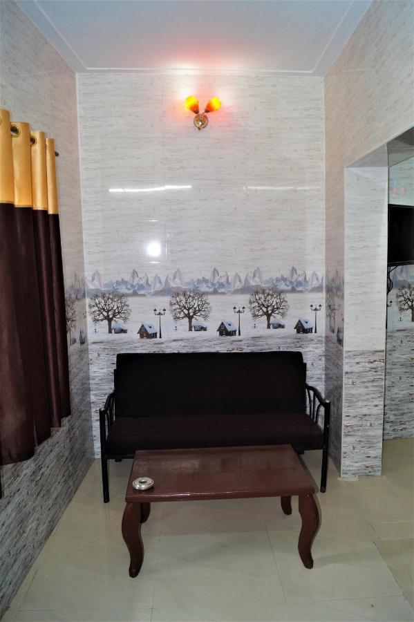 Wins Rooms Vālpārai Bagian luar foto