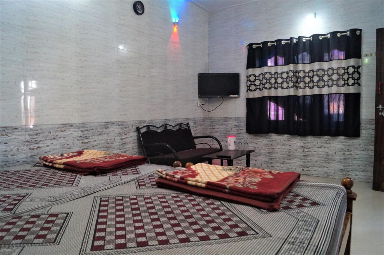 Wins Rooms Vālpārai Bagian luar foto