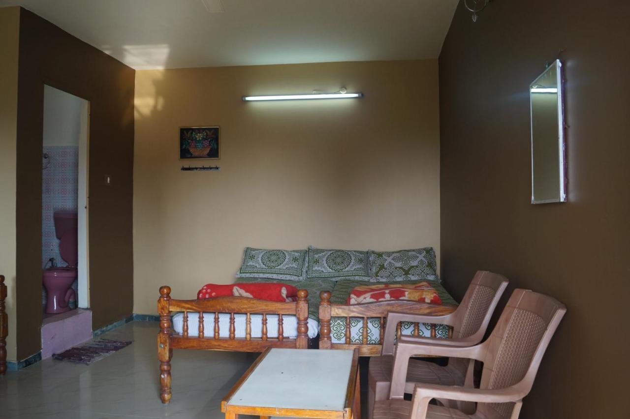 Wins Rooms Vālpārai Bagian luar foto