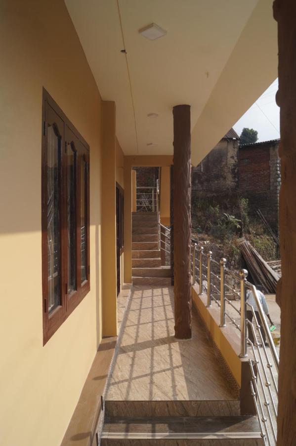 Wins Rooms Vālpārai Bagian luar foto